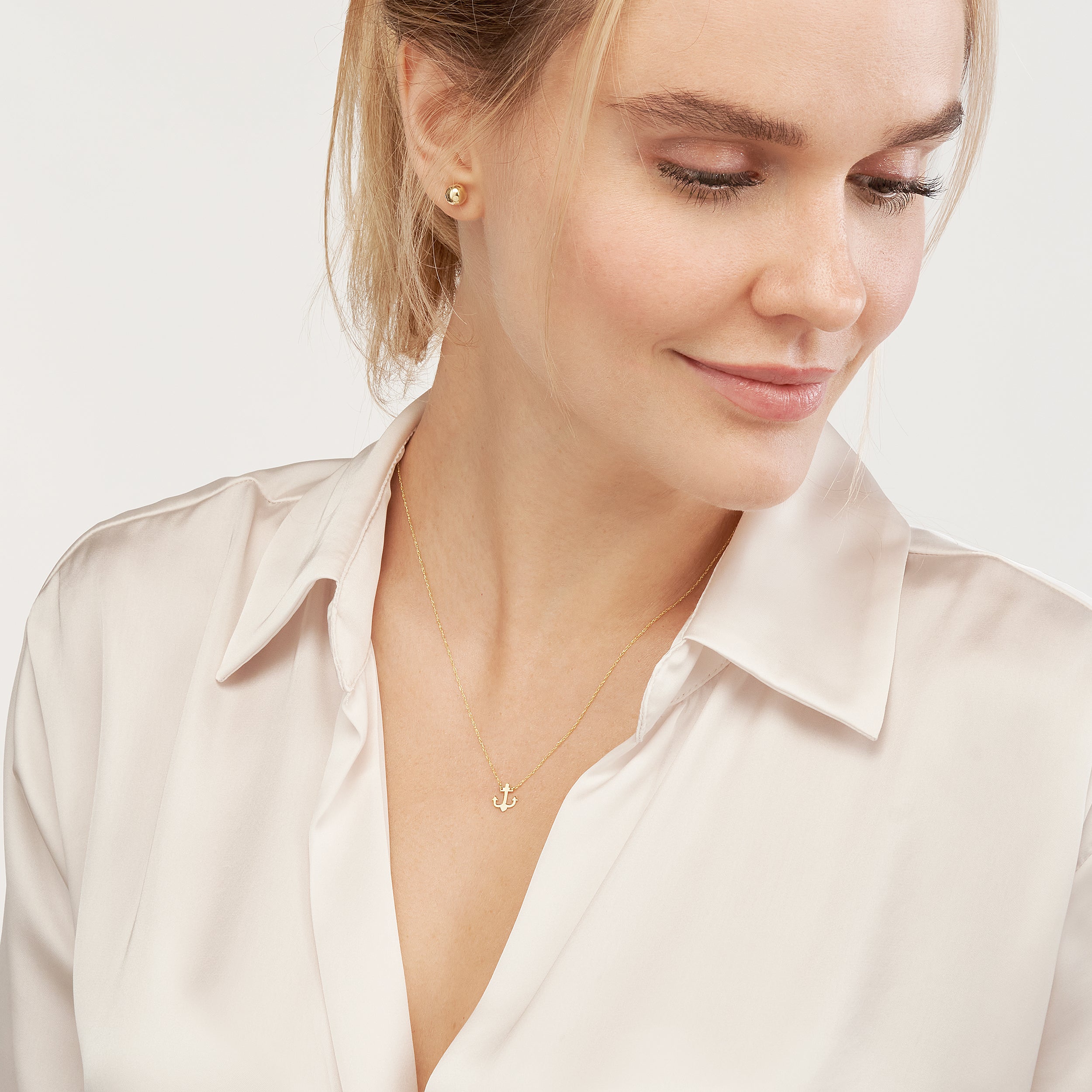 14K gold anchor adjustable necklace, detail view