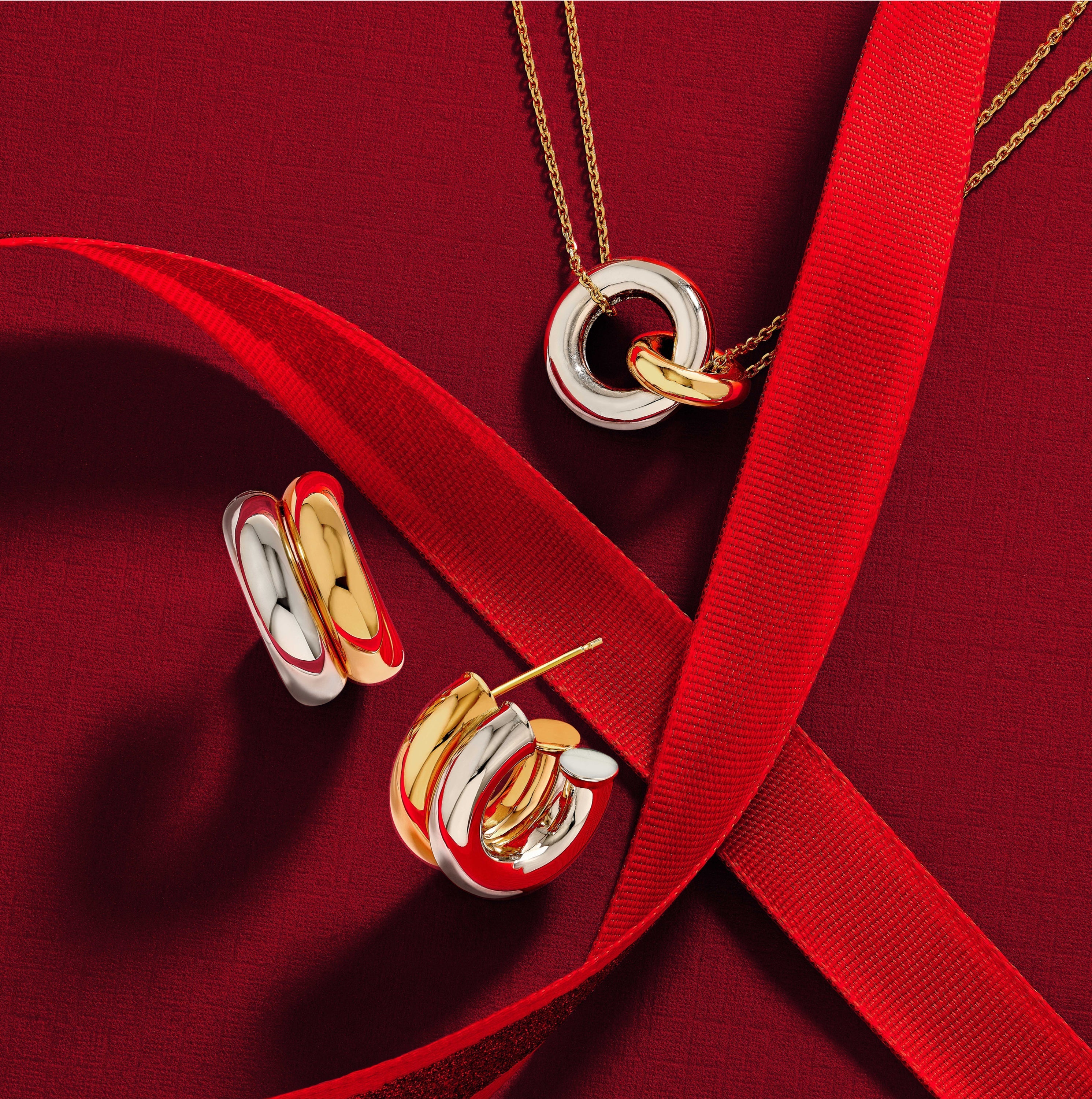 Holiday 2025 - Golden Moments with VIA Jewelers