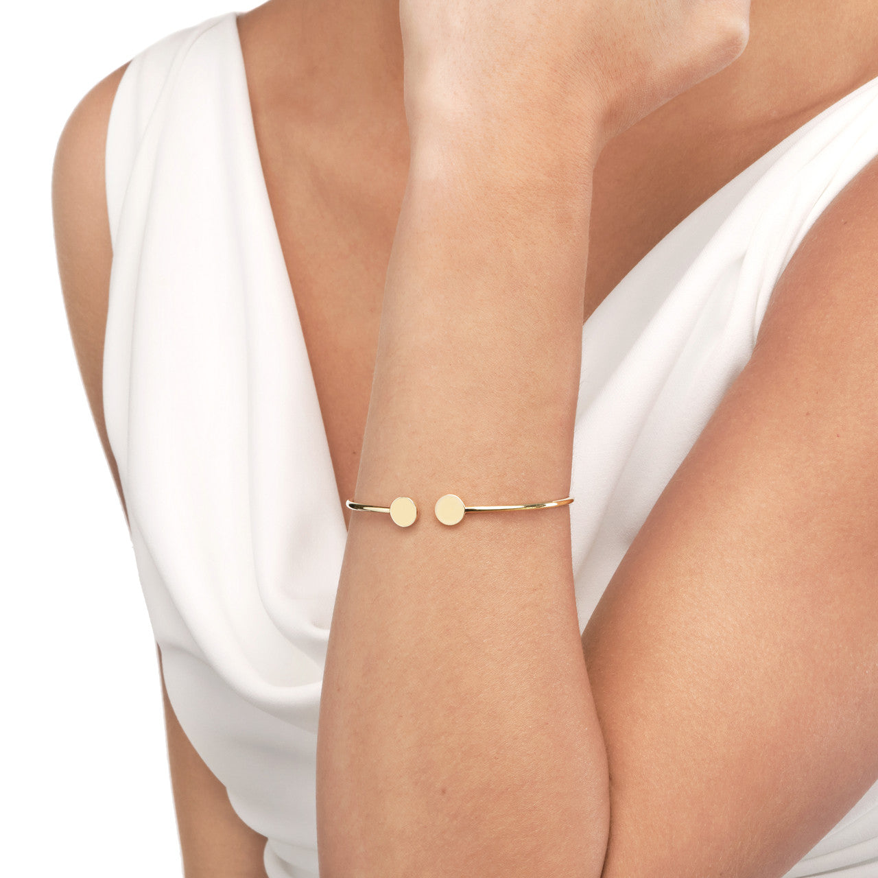 14K yellow gold disc cuff bangle, detail view